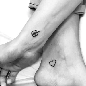 Фото тату сердце на ноге 02.01.22 №0001 - tattoo heart - tattoo-photo.ru
