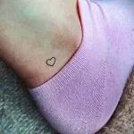 Фото тату сердце на ноге 02.01.22 №0020 - tattoo heart - tattoo-photo.ru