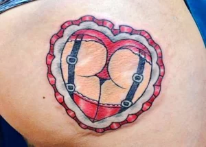 Фото тату сердце на попе 02.01.22 №0011 - tattoo heart - tattoo-photo.ru