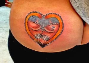 Фото тату сердце на попе 02.01.22 №0012 - tattoo heart - tattoo-photo.ru