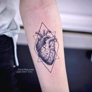 Фото тату сердце на руке 02.01.22 №0016 - tattoo heart - tattoo-photo.ru