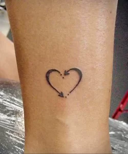 Фото тату сердце на руке 02.01.22 №0020 - tattoo heart - tattoo-photo.ru