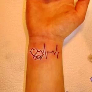 Фото тату сердце на руке 02.01.22 №0021 - tattoo heart - tattoo-photo.ru