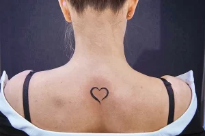 Фото тату сердце на шее 02.01.22 №0003 - tattoo heart - tattoo-photo.ru