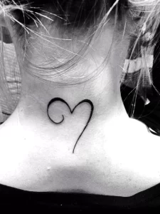 Фото тату сердце на шее 02.01.22 №0007 - tattoo heart - tattoo-photo.ru