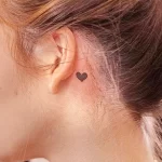 Фото тату сердце на шее 02.01.22 №0009 - tattoo heart - tattoo-photo.ru