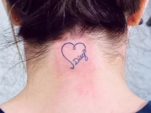 Фото тату сердце на шее 02.01.22 №0018 - tattoo heart - tattoo-photo.ru