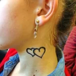 Фото тату сердце на шее 02.01.22 №0025 - tattoo heart - tattoo-photo.ru