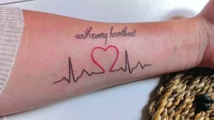 Фото тату сердце с надписью 02.01.22 №0012 - tattoo heart - tattoo-photo.ru