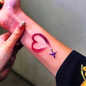 Фото тату сердце с самолетом 02.01.22 №0001 - tattoo heart - tattoo-photo.ru