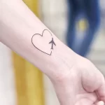 Фото тату сердце с самолетом 02.01.22 №0002 - tattoo heart - tattoo-photo.ru