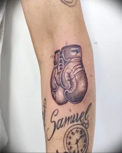 Фото тату боксерские перчатки 30.07.22 №0097 - tattoo boxing gloves - tattoo-photo.ru