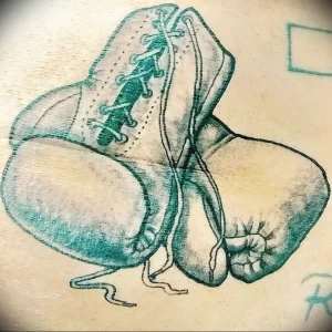 Фото тату боксерские перчатки 30.07.22 №0048 - tattoo boxing gloves - tattoo-photo.ru