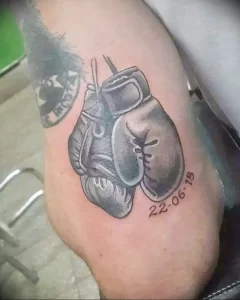 Фото тату боксерские перчатки 30.07.22 №0063 - tattoo boxing gloves - tattoo-photo.ru