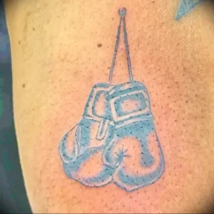 Фото тату боксерские перчатки 30.07.22 №0079 - tattoo boxing gloves - tattoo-photo.ru
