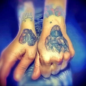 Фото тату боксерские перчатки 30.07.22 №0090 - tattoo boxing gloves - tattoo-photo.ru