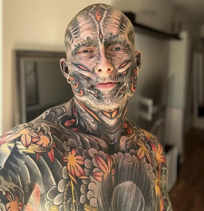 Мужчина набил тату на 95% своего тела - 040324 tattoo-photo.ru 001