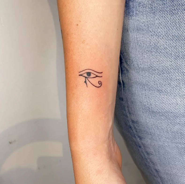 Пример рисунка тату Глаз Гора (Уаджет) №26 - tattoo-photo.ru