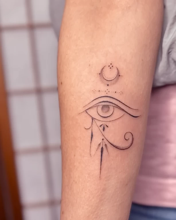 Пример рисунка тату Глаз Гора (Уаджет) №29 - tattoo-photo.ru