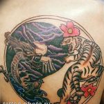 фото тату тигр и дракон 07.12.2018 №087 - tattoo tiger and dragon - tattoo-photo.ru