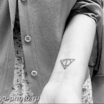 фото тату треугольник с кругом 11.12.2018 №003 - triangle with - tattoo-photo.ru