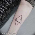 фото тату треугольник с кругом 11.12.2018 №079 - triangle with - tattoo-photo.ru