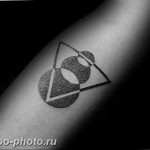 фото тату треугольник с кругом 11.12.2018 №008 - triangle with - tattoo-photo.ru