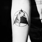 фото тату треугольник с кругом 11.12.2018 №044 - triangle with - tattoo-photo.ru