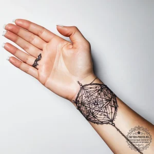 Tattoo sketch hands with a chain, artistic ta... - эскиз тату (№1758176473_0, 18.09.2025 06:21) — tattoo-photo.ru